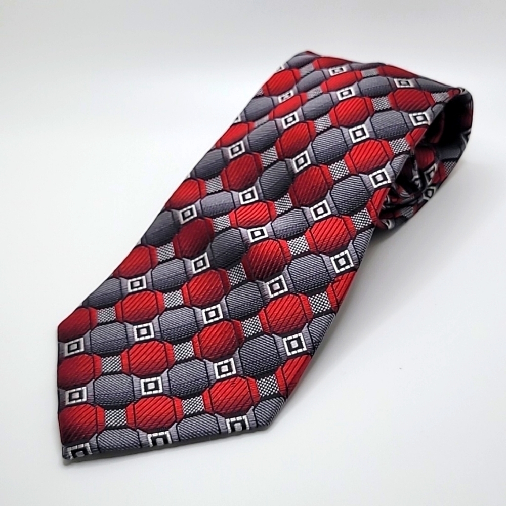 Platinum Designs 100% Silk Gray Red Geometric Men's Tie